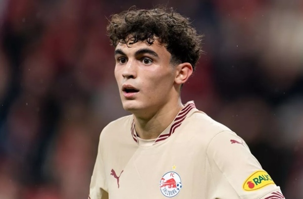 Liverpool tiếp tục cho Stefan Bajcetic đi 'du học'