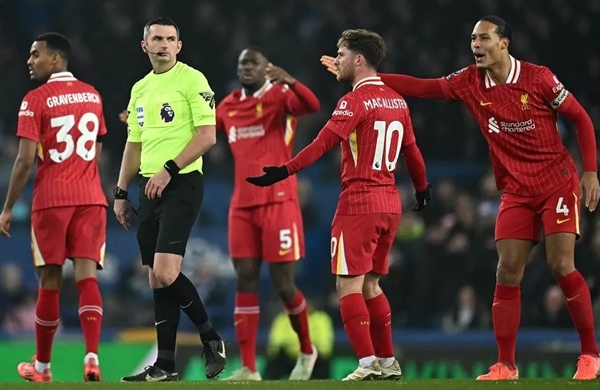 Liverpool tổn thất lực lượng trước PSG