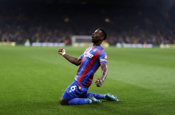 Liverpool tranh trung vệ Premier League giá 70 triệu bảng với Chelsea