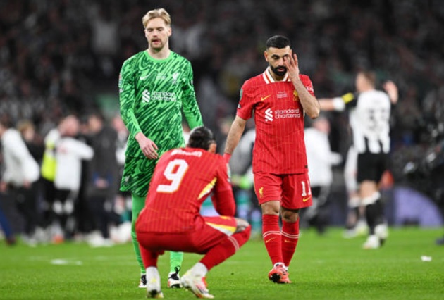 Liverpool trở lại mặt đất sau 5 ngày
