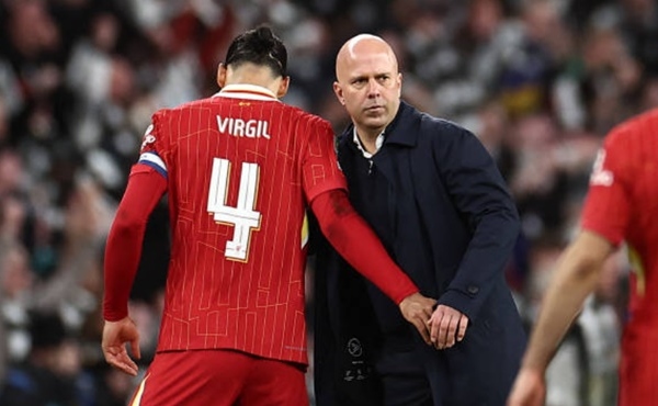 Liverpool vỡ mộng 2, máy đánh bạc ở đâu?