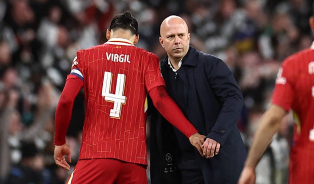 Liverpool vỡ mộng 2, máy đánh bạc ở đâu?