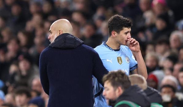 Mắc sai lầm tai hại, tân binh của Man City nhận thông điệp từ Pep Guardiola