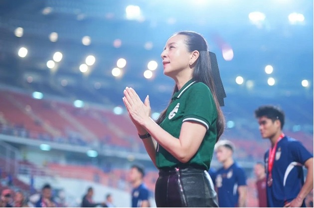 Madam Pang: Từ người thừa kế đến huyền thoại của bóng đá Thái Lan