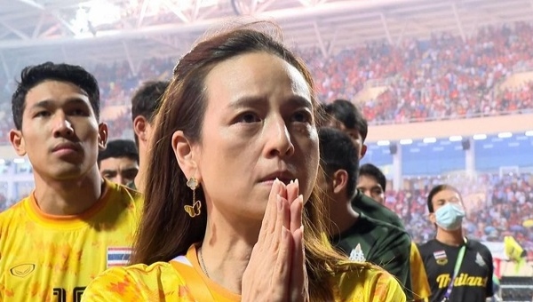Madam Pang thừa nhận sai lầm với bóng đá Thái Lan