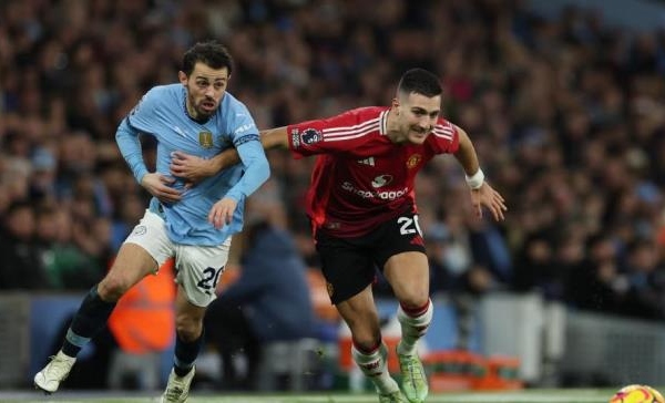 "Man City chơi như đội U15"
