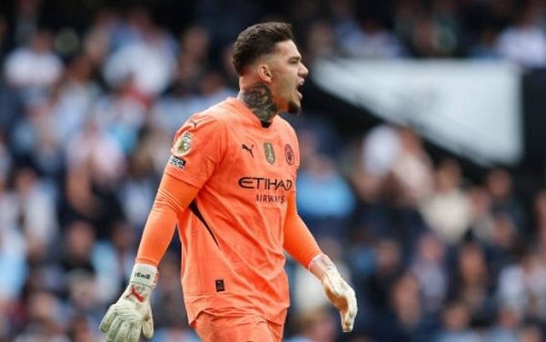 Man City lắng nghe đề nghị 'khủng' cho Ederson