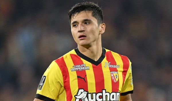 Man City săn lùng 'viên ngọc thô' Ligue 1 để vượt qua khủng hoảng hàng thủ