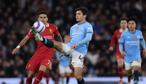 Man City sụp đổ, tân binh ngẩng cao đầu