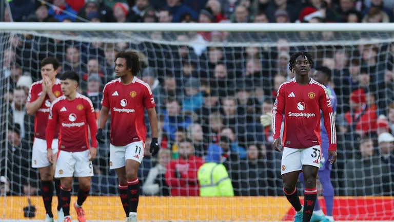 "Man United đã hoàn toàn sụp đổ trước Bournemouth"