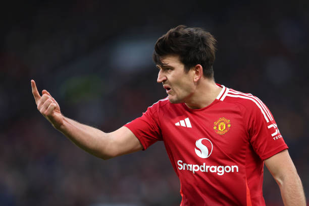 Man United đối mặt vấn đề mang tên Maguire