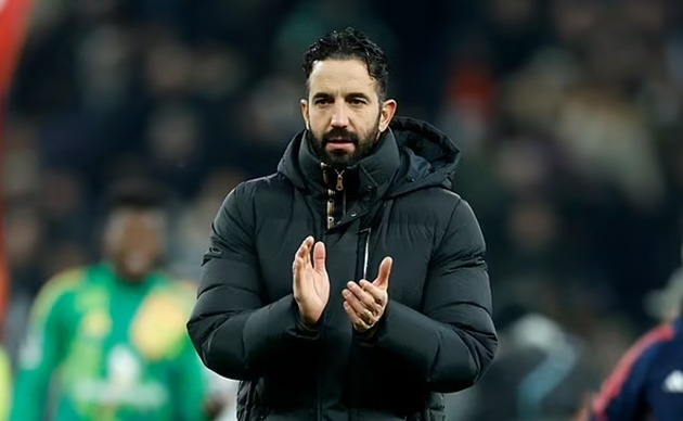 Man United sa sút: Neville cảnh báo Amorim cần thời gian thích nghi