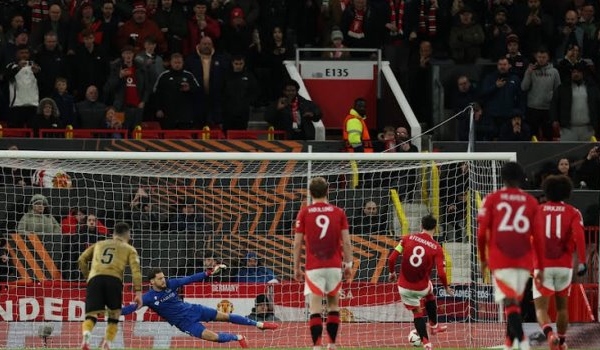 Man Utd 4-1 Sociedad: 3 quả phạt đền; Hat-trick của Bruno Fernandes