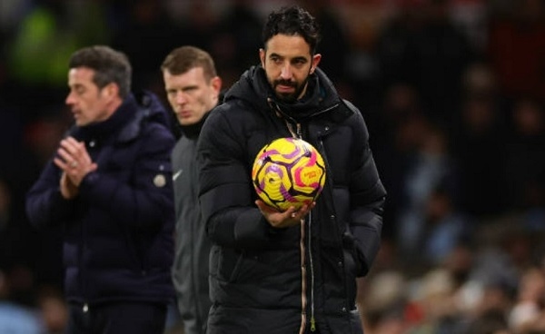 Man Utd cần một giải pháp bất ngờ để đánh bại Man City