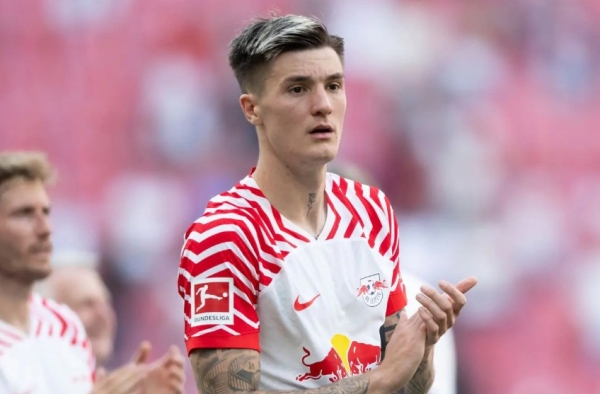 Man Utd lấy gì tranh Sesko với Arsenal?