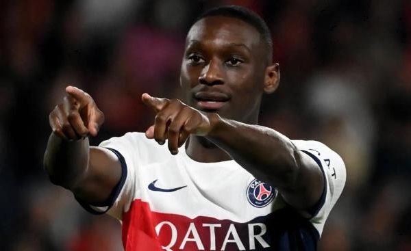 Man Utd nhắm Kolo Muani: Bước đi chiến lược để cứu vãn mùa giải?