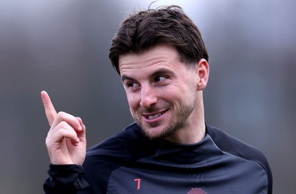 Man Utd nhận tin vui từ Mount, Mainoo và Maguire