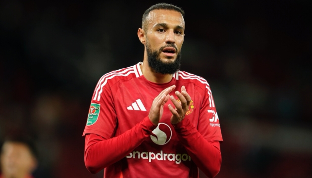 Man Utd trúng lớn với Mazraoui: Giá trị tăng gấp ba lần sau 6 tháng