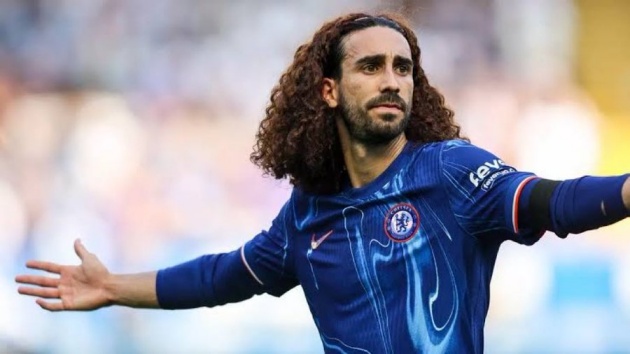 Marc Cucurella loại bỏ đôi giày thảm họa