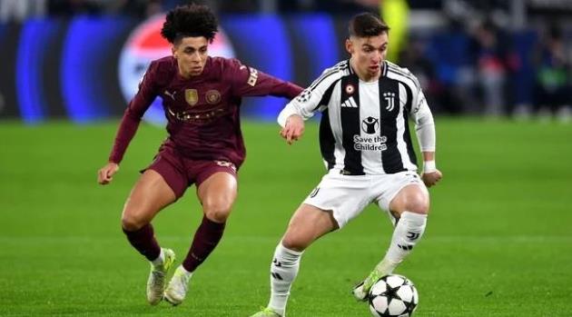 Mark Bosnich hiến kế cho Pep Guardiola vượt khó
