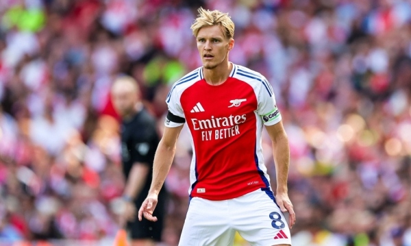 Martin Odegaard đang trở thành "Granit Xhaka mới" tại Arsenal