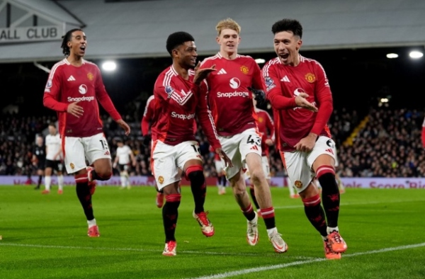 Martinez vẽ cầu vồng, Man United đánh bại Fulham