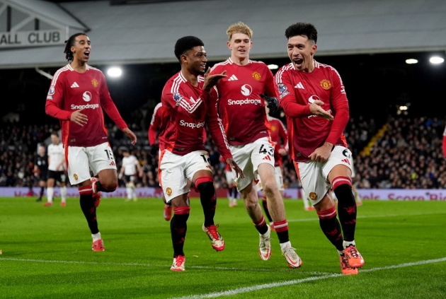 Martinez vẽ cầu vồng, Man United đánh bại Fulham