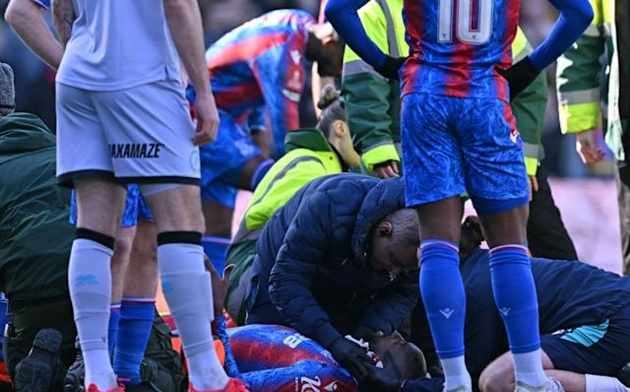 Mateta bị chấn thương nghiêm trọng trong Crystal Palace ở tứ kết FA Cup