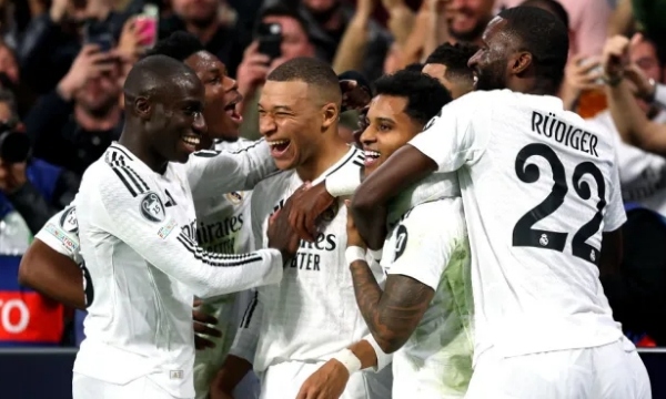 Mbappe hủy diệt Man City, Rio Ferdinand phấn khích: “Cậu ấy khiến Gvardiol nằm sân”