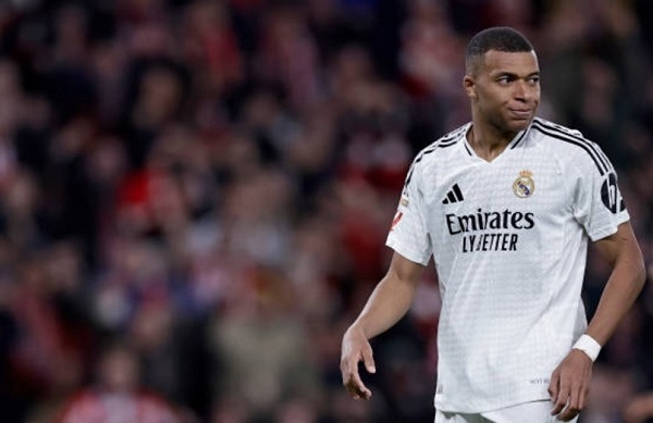 Mbappe phản pháo cáo buộc hiếp dâm, đồng thời đối mặt với thử thách lớn tại Real