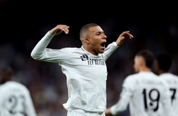MBappe vượt qua rôto; Gần với Lewandowski