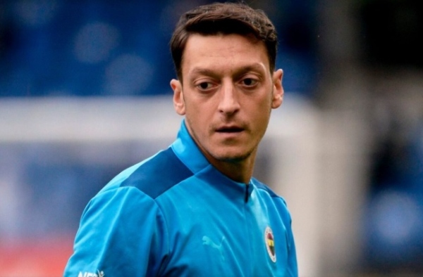 Mesut Ozil gọi tên cầu thủ xuất sắc nhất thế giới hiện tại