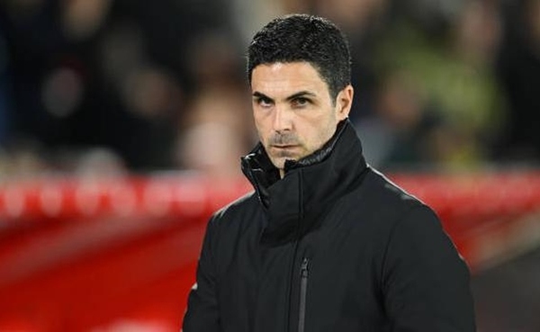Mikel Arteta cãi nhau với bộ đôi Arsenal