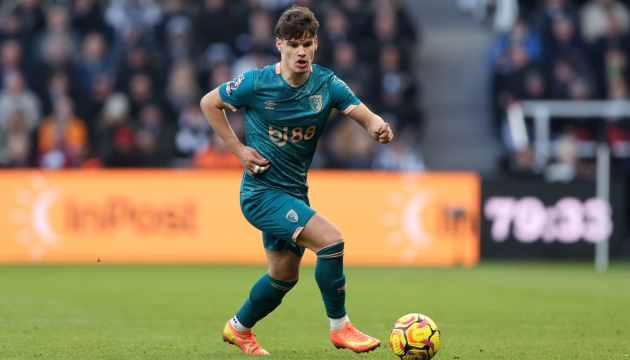 Milos Kerkez khẳng định không gia nhập Liverpool