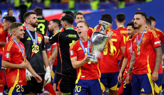 Món hời Man United phải chớp lấy từ Barcelona