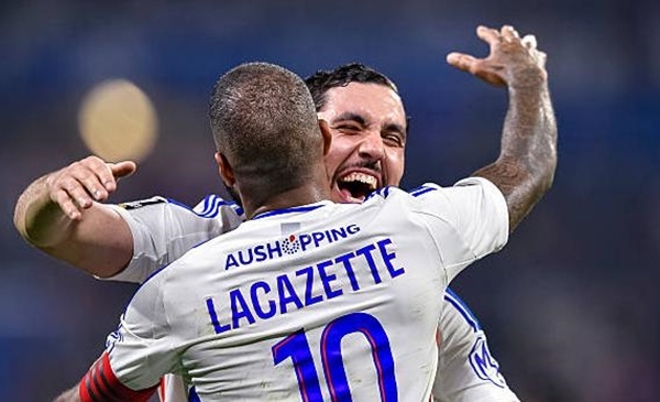Monaco 'rùng mình' trong top 2; Lyon bay lên top 4