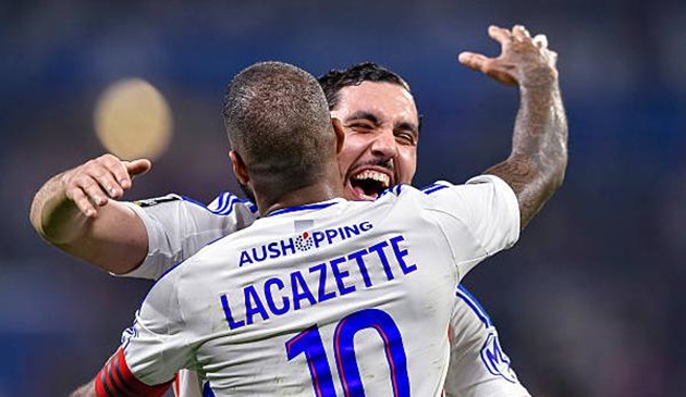 Monaco 'rùng mình' trong top 2; Lyon bay lên top 4