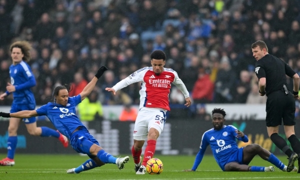 "Một cầu thủ tuyệt vời mới chỉ 17 tuổi của Arsenal"