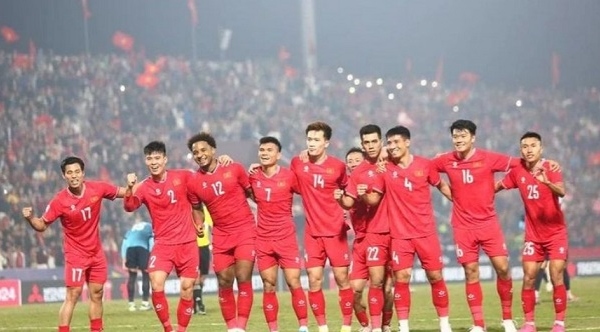 Một loạt tuyển thủ Việt Nam được xóa thẻ