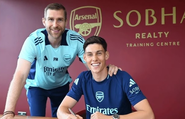 Một ngày trong cuộc sống của thủ môn Arsenal