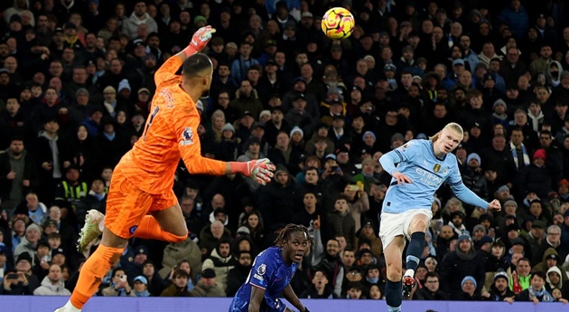 Một Robert Sanchez ngớ ngẩn trong ngày tân binh Man City ra mắt thất vọng