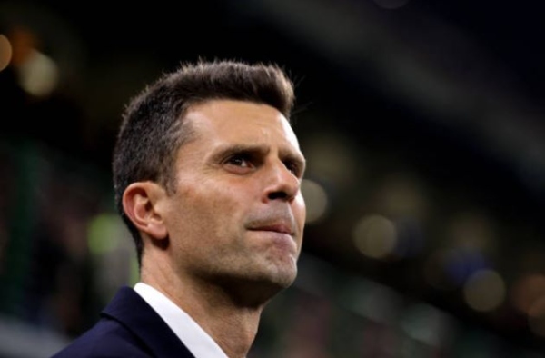 Motta bị chỉ trích vì xoay tua đội hình Juventus