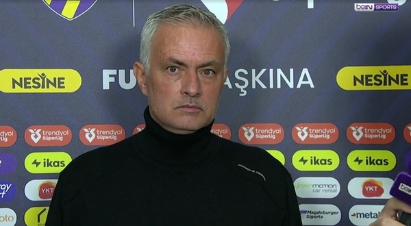 Mourinho: "1 trận đấu thảm họa"