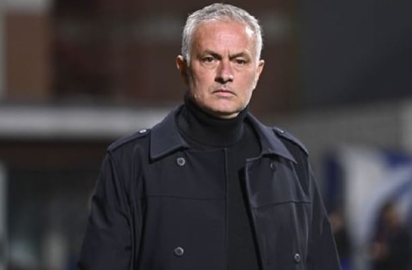 Mourinho: "Tôi có những tính xấu nhưng không phải là kẻ phân biệt chủng tộc"