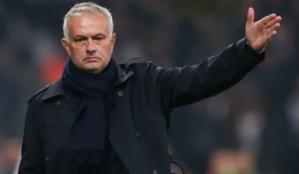 Mourinho xát muối vào CĐV Millwall