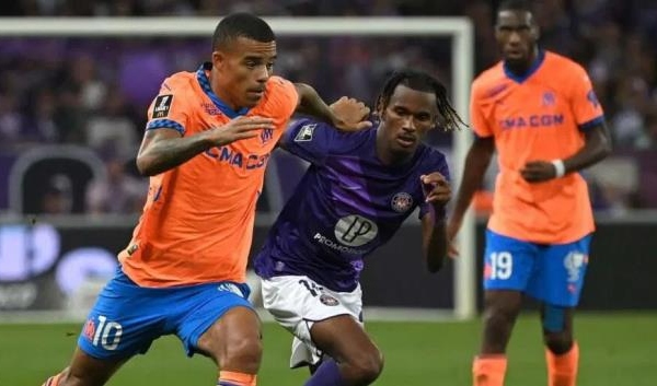 MU cân nhắc tái ký hợp đồng Mason Greenwood với một điều kiện