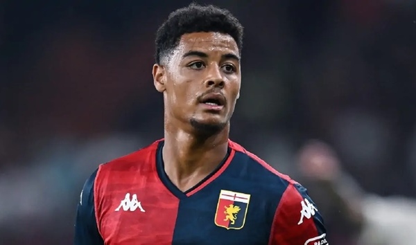 MU "Đóng" Cựu ngôi sao Juventus thay thế Lindel, Evans