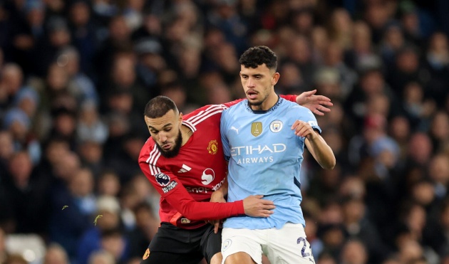 MU phát hiện một chiến binh, khiến 'thánh rê dắt' của Man City mất bóng tới 21 lần