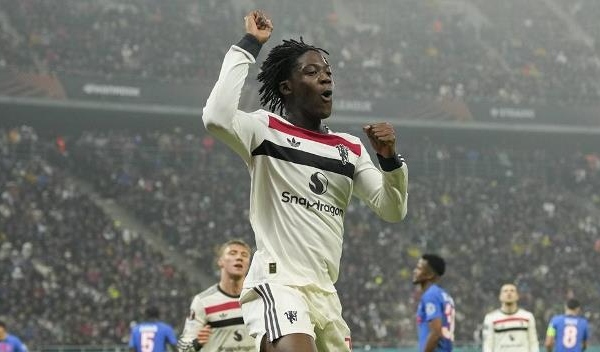 MU thắng dễ Steaua Bucharest, vào thẳng vòng knock-out Europa League