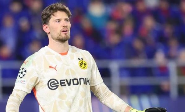 MU tranh mua thủ môn Dortmund với Chelsea